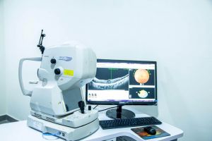 Swept source OCT with OCT angiography machine
